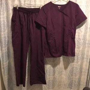 Scrub set in Plum